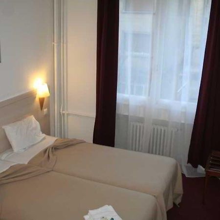 Hotel Vieille Tour Ruan Exterior foto
