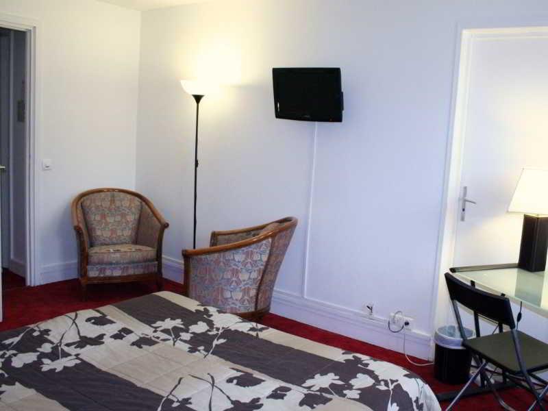 Hotel Vieille Tour Ruan Exterior foto